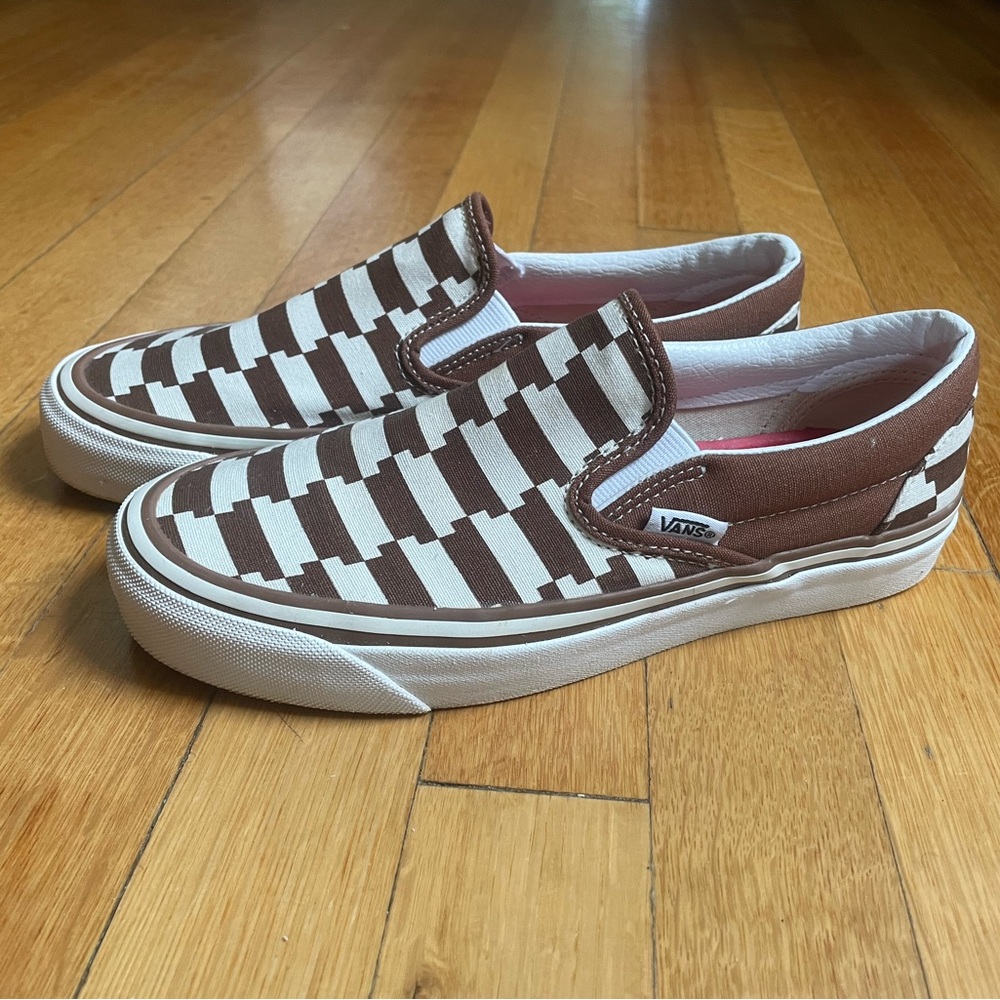 Lisa Says Gah + Vans Slip-On Checkerboard Sneakers in Brown and White